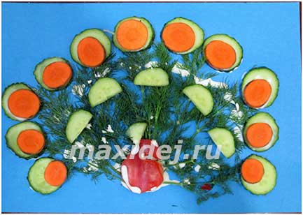 павлин из овощей фото